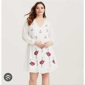 Torrid Ivory Floral embroidered Gauze Dress Size 2X Boho Festival Lined Swing